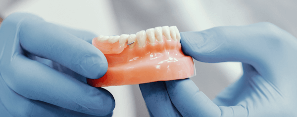 Maquinaria y aparatología para laboratorios proteicos dentales